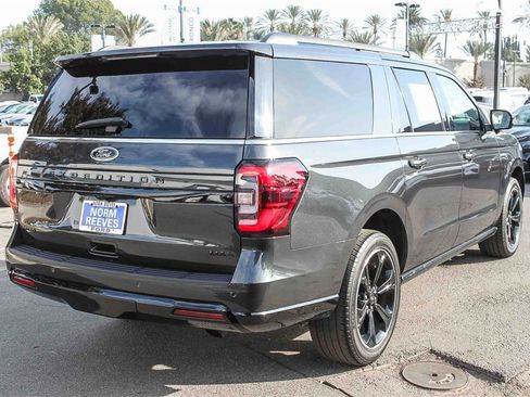 Used 2022 Ford Expedition Max Limited image 9