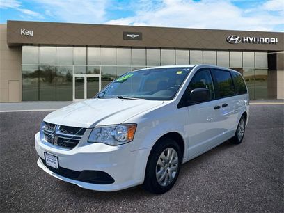 Used 2019 Dodge Grand Caravan SE w/ UConnect Hands-Free Group