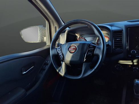 Used 2024 Nissan Frontier PRO-4X image 50