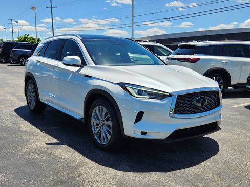 Used 2024 INFINITI QX50 Luxe AWD/4WD image 2