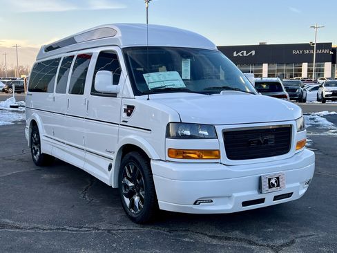 New 2025 GMC Savana 2500 Extended w/ Driver Convenience Package image 1