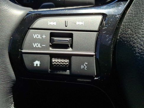 Certified 2025 Honda Pilot Touring image 22
