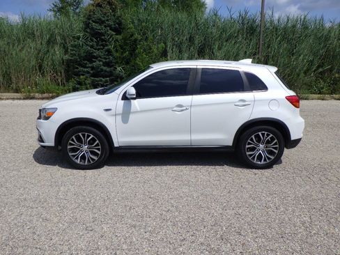 Used 2019 Mitsubishi Outlander Sport ES AWD/4WD image 2