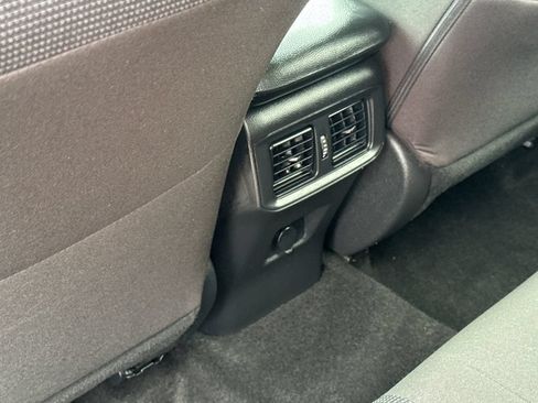 Used 2024 Toyota RAV4 LE AWD/4WD image 36