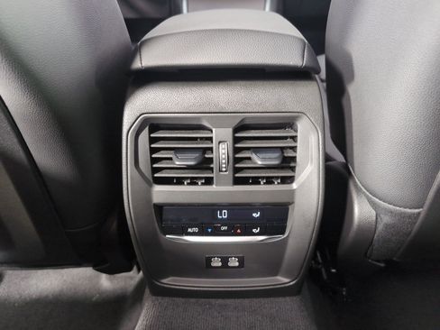 Used 2025 BMW 330i Sedan w/ Convenience Package image 29