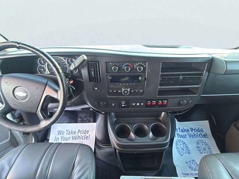 Used 2014 Chevrolet Express 2500 image 12