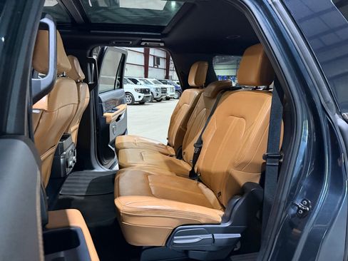 Used 2022 Ford Expedition Max Platinum AWD/4WD image 19
