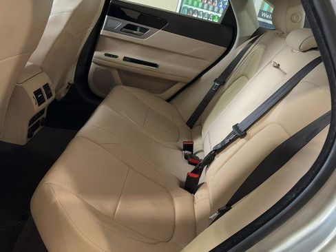 Used 2016 Jaguar XF Premium AWD/4WD image 5