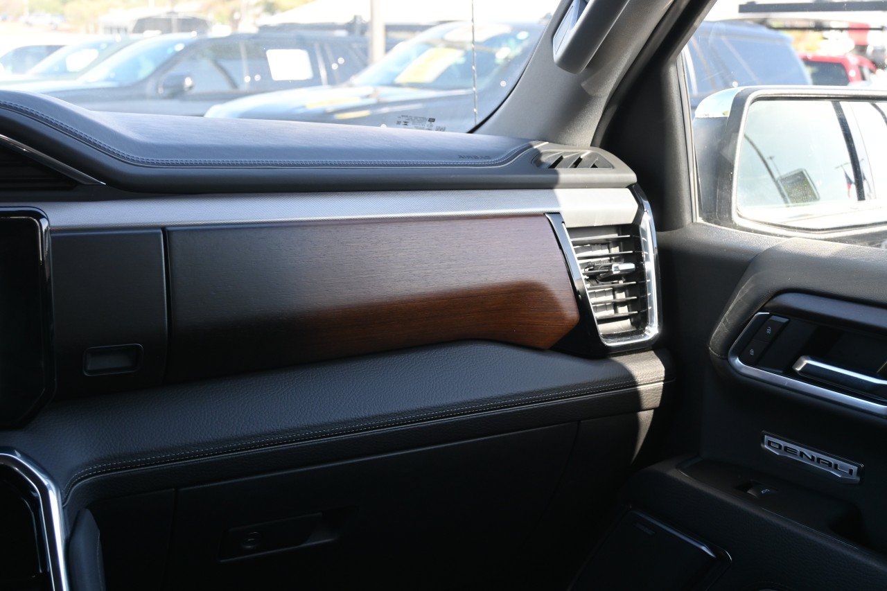 Certified 2025 GMC Sierra 1500 Denali AWD/4WD image 8