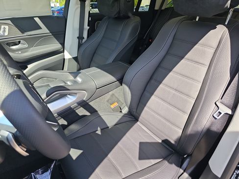 New 2026 Mercedes-Benz GLS 450 4MATIC image 16