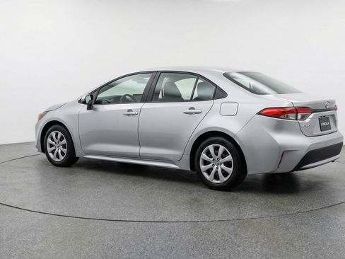 Used 2025 Toyota Corolla LE image 6