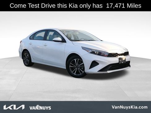 Used 2023 Kia Forte LXS image 1
