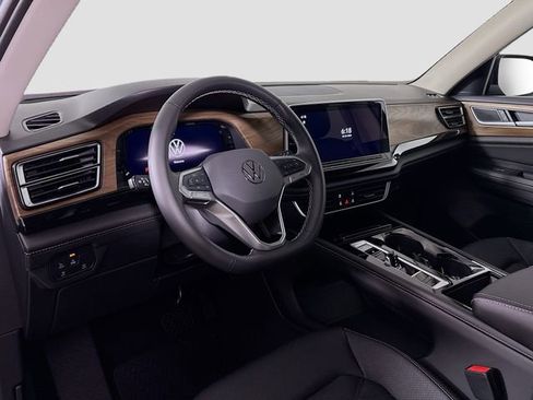 New 2026 Volkswagen Atlas SE image 9