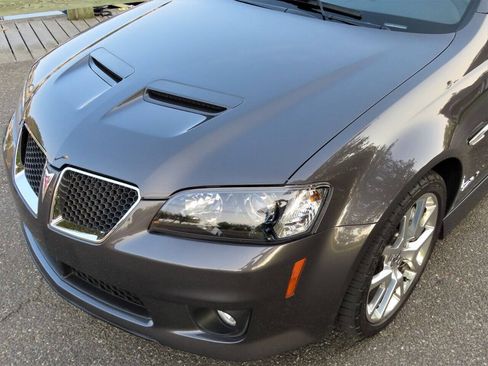 Used 2009 Pontiac G8 GXP RWD image 10