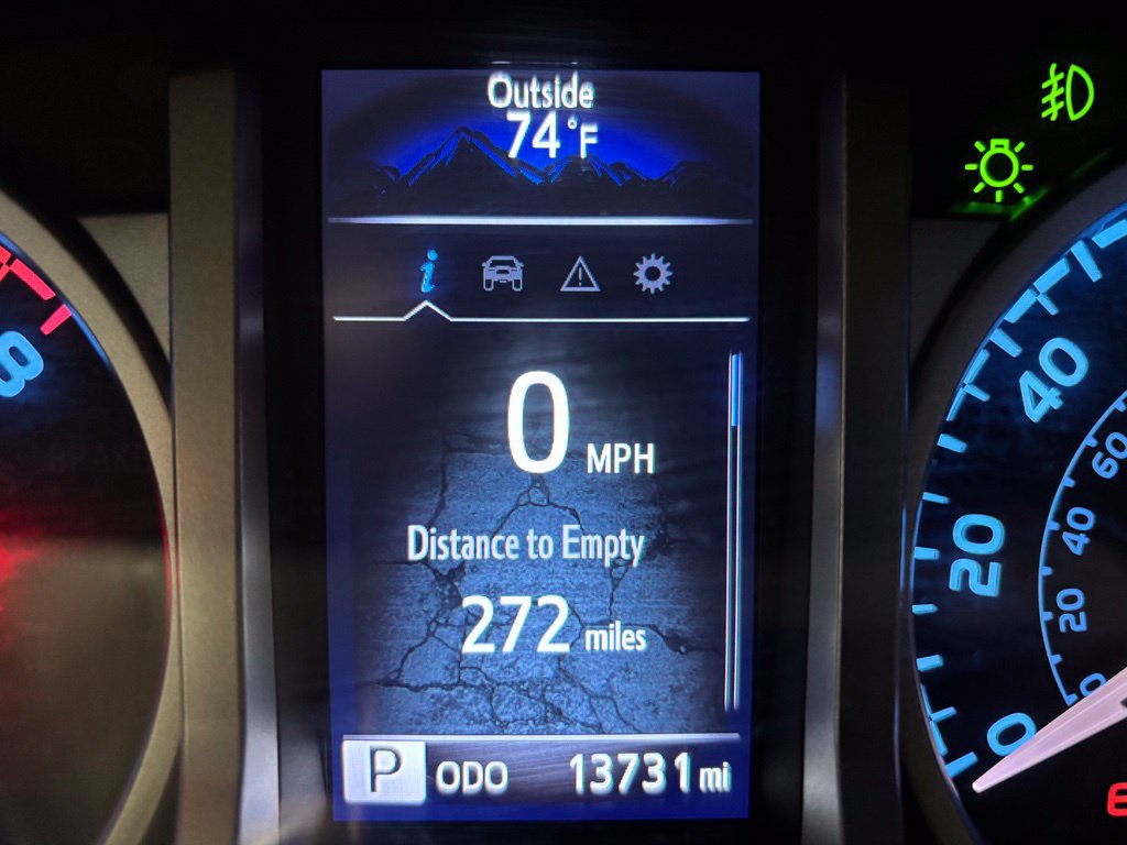 Used 2022 Toyota Tacoma SR5 AWD/4WD image 24