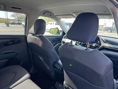 Certified 2025 Toyota Highlander LE image 22