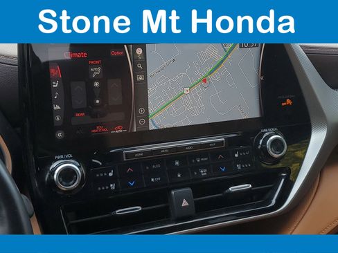 Used 2021 Toyota Highlander Platinum image 30