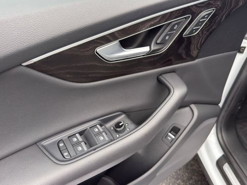 Used 2023 Audi Q8 Premium w/ Convenience Package image 23