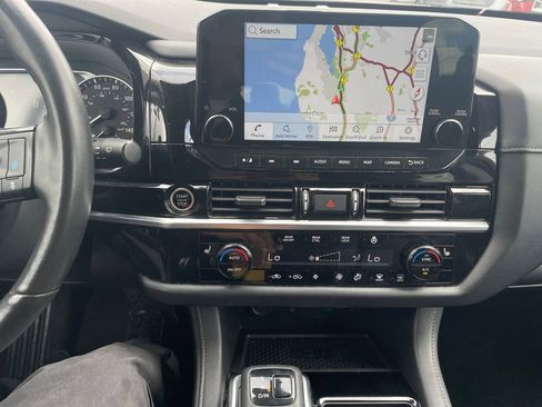 Used 2022 Nissan Pathfinder SL w/ SL Premium Package image 22