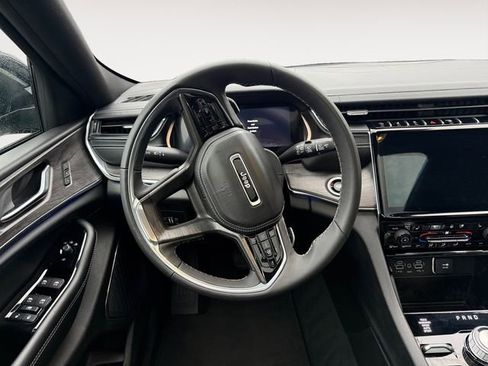 Used 2024 Jeep Grand Cherokee Overland w/ Trailer Tow Package image 12