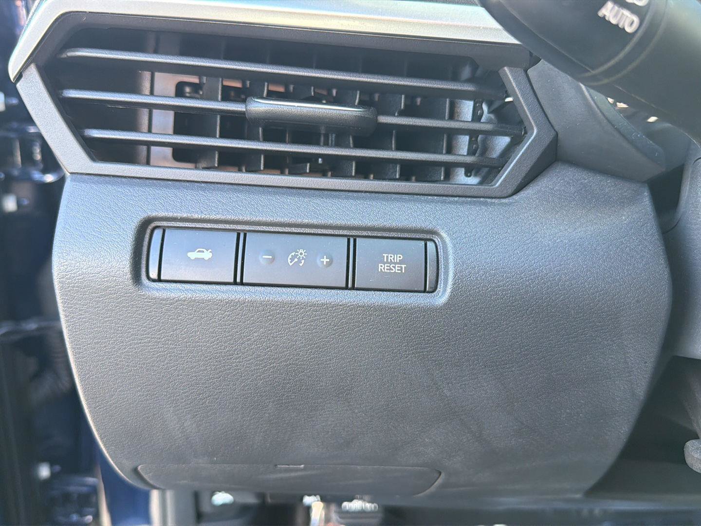 Used 2021 Nissan Altima 2.5 SR FWD image 18