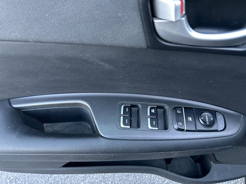 Used 2018 Kia Optima LX w/ 17" Alloy Wheels Package image 17