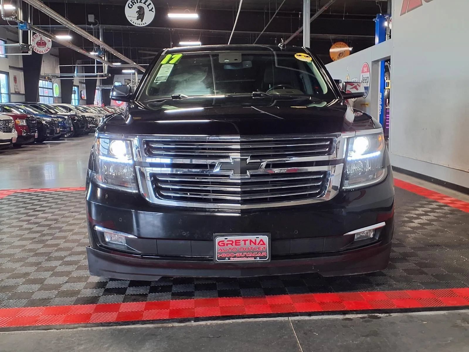 Used 2017 Chevrolet Suburban Premier w/ Max Trailering Package AWD/4WD image 2