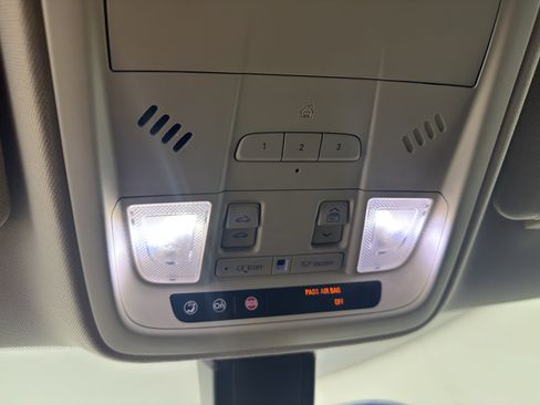 Used 2017 Cadillac XT5 Luxury AWD/4WD image 28