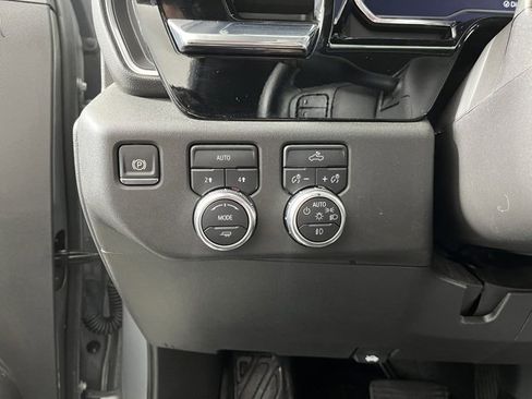 Used 2024 GMC Sierra 1500 Elevation w/ LPO, Elevation Black Package image 18