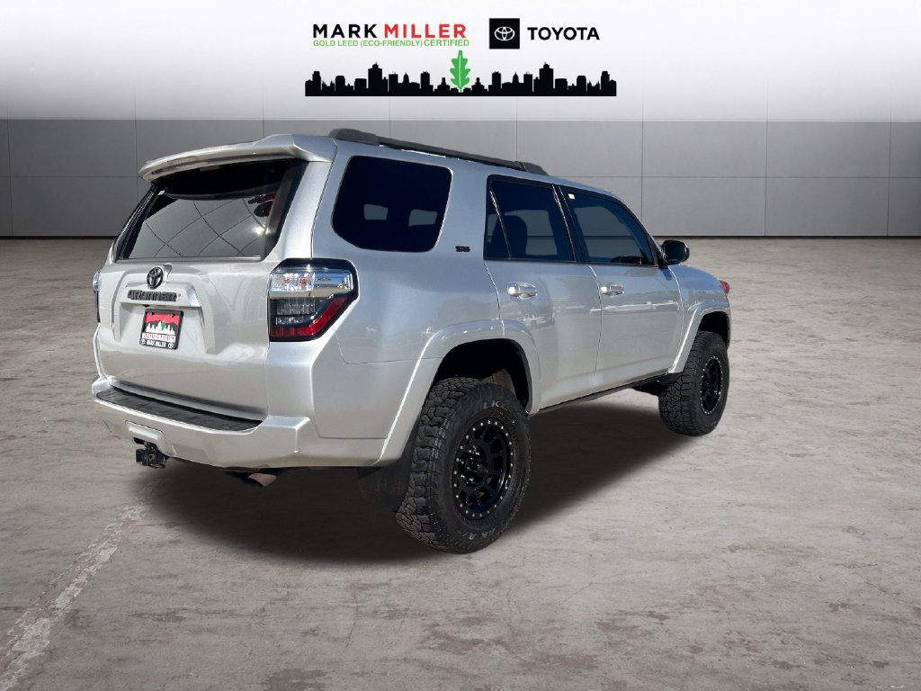 Used 2016 Toyota 4Runner SR5 AWD/4WD image 5