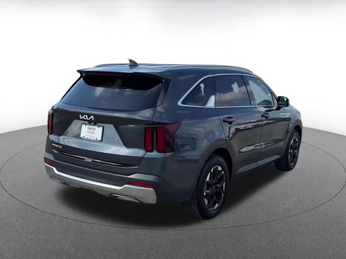 Used 2024 Kia Sorento S FWD image 11