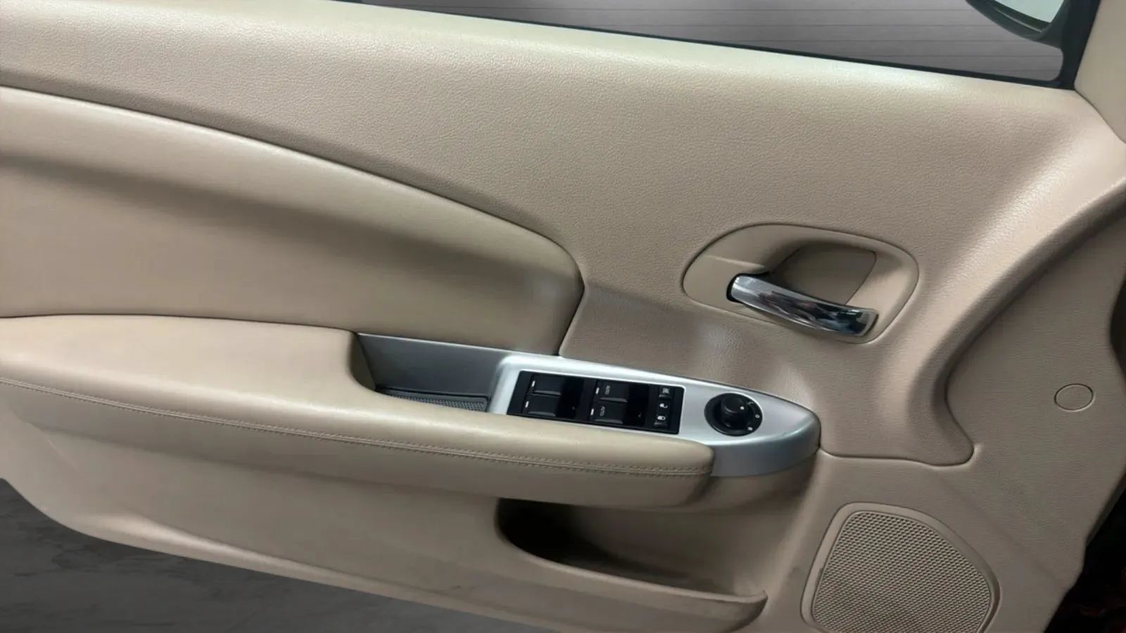Used 2013 Chrysler 200 Limited FWD image 15