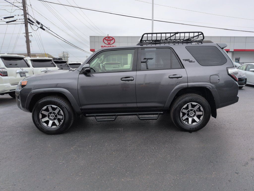 Used 2023 Toyota 4Runner TRD Off-Road Premium w/ Off Road Premium Plus Package AWD/4WD image 2