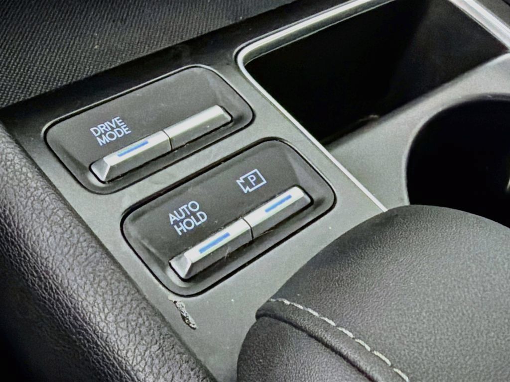 Used 2025 Hyundai Sonata SEL FWD image 38