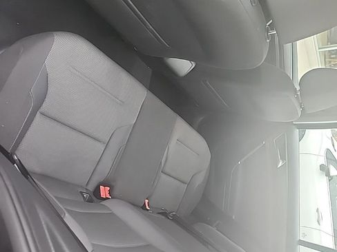 Used 2018 Volkswagen Golf SE image 10