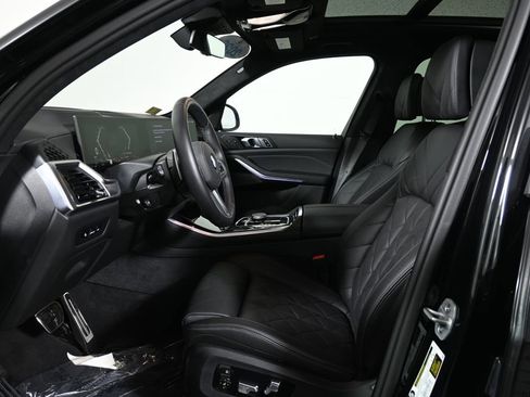 Certified 2026 BMW X5 xDrive40i w/ M Sport Package image 3
