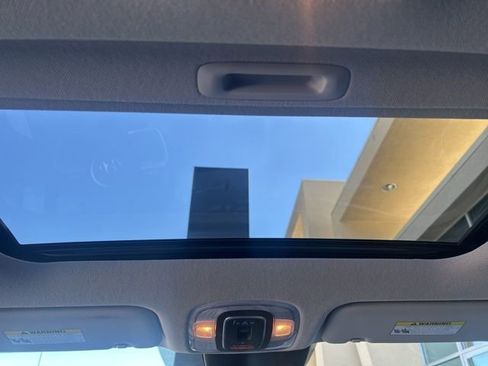 Used 2023 Hyundai Elantra Limited w/ Cargo Package image 13