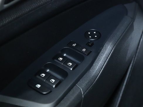 Used 2025 Kia Sportage LX image 16