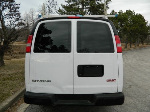 Used 2017 GMC Savana 2500 image 8