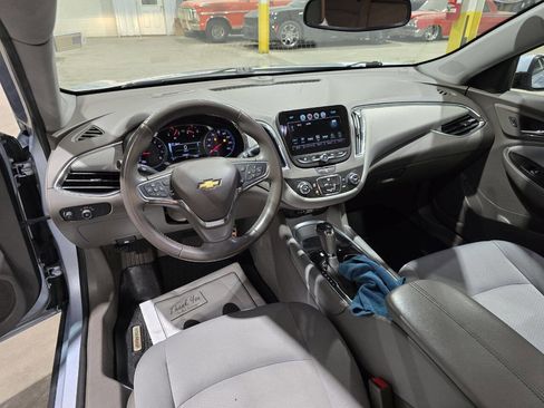Used 2017 Chevrolet Malibu LT w/ Driver Confidence Package image 27