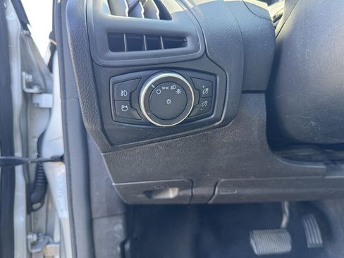 Used 2018 Ford Focus SEL w/ Cold Weather Package image 6