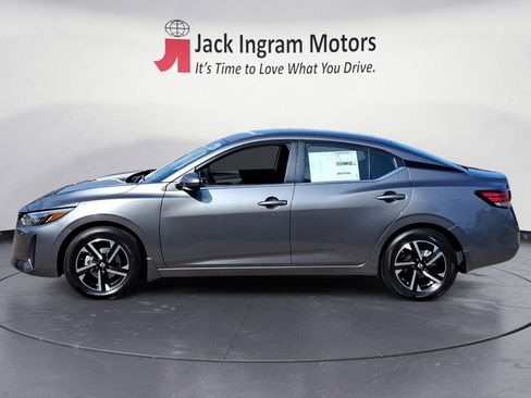 Used 2025 Nissan Sentra SV image 2