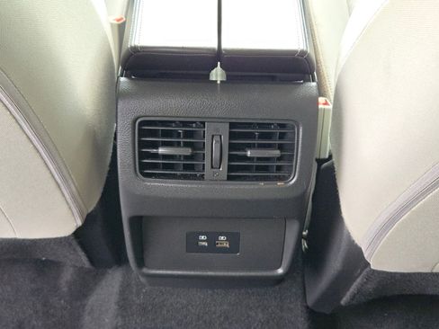 Used 2023 Nissan Rogue SV image 24