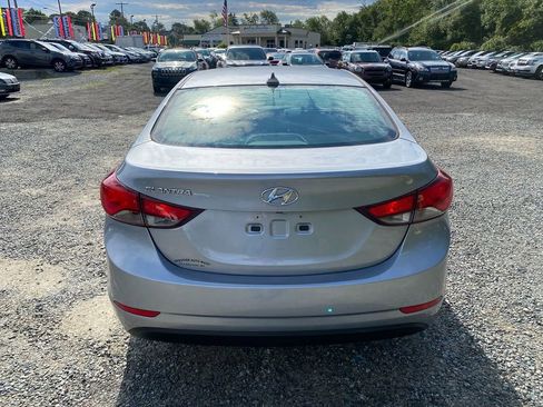 Used 2016 Hyundai Elantra SE w/ Option Group 02 image 6