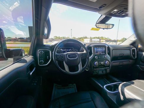 Used 2023 GMC Sierra 3500 Denali w/ Denali Ultimate Package image 15