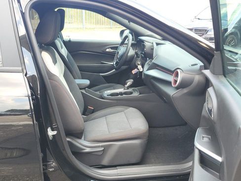 Used 2025 Chevrolet Trax RS w/ Driver Confidence Package FWD image 20