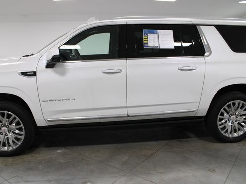Used 2024 GMC Yukon XL Denali w/ Denali Reserve Package AWD/4WD image 6
