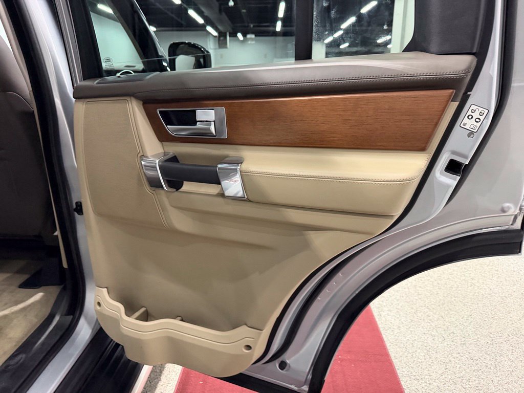 Used 2016 Land Rover LR4 HSE LUX AWD/4WD image 35