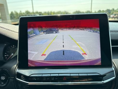 Certified 2022 Jeep Compass Limited image 17