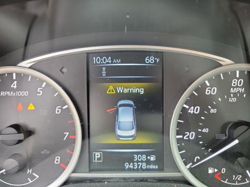 Used 2018 Nissan Sentra S image 14